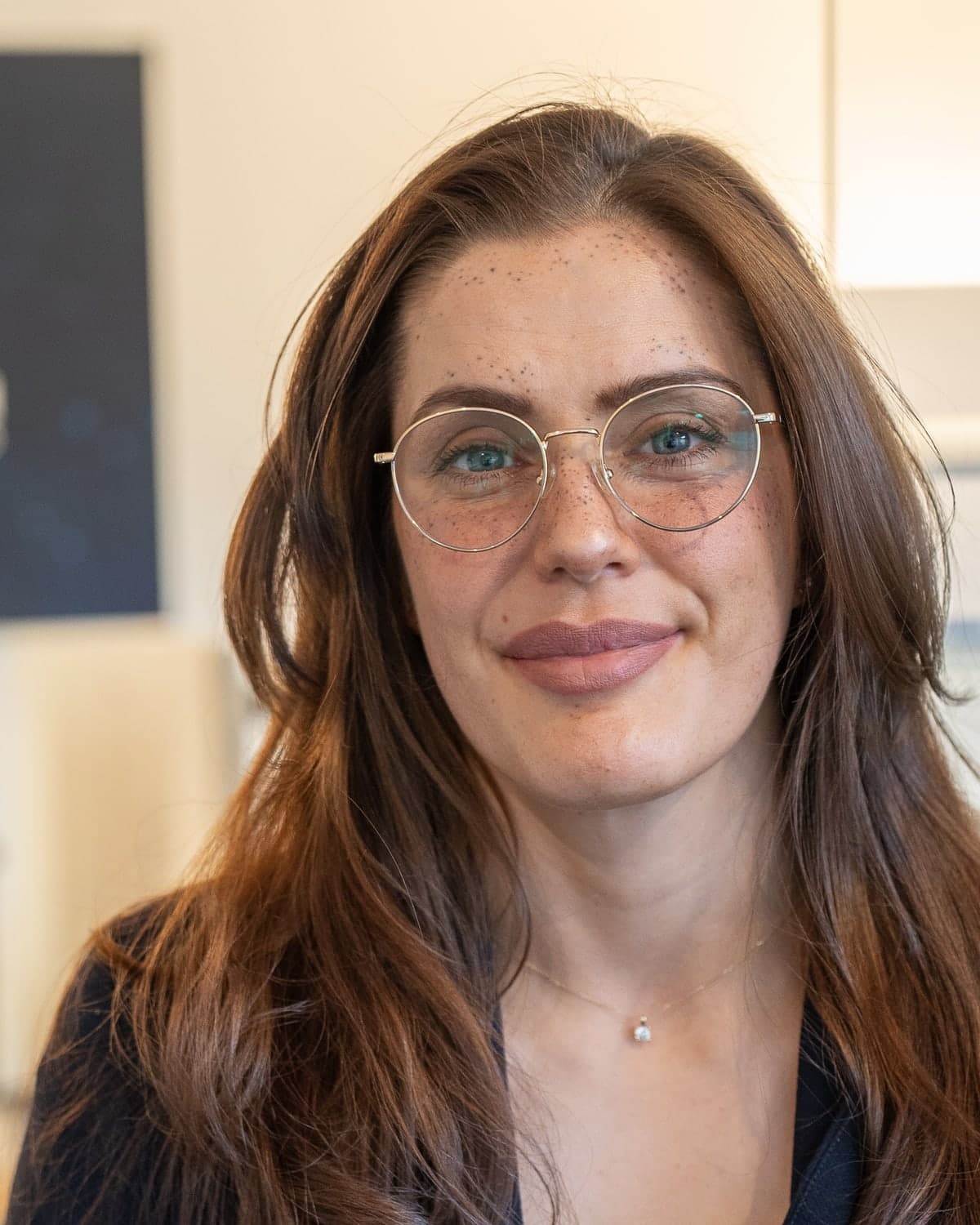 Porträt von Carla-Josephine Steinhauer, Büroleitung, Datenschutzbeauftragte